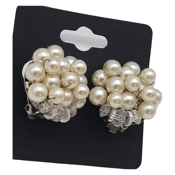 Vintage Faux Pearl Cluster Stud Earrings Japan Signed Clip Ons Nice Clasp P4 - Picture 3 of 10